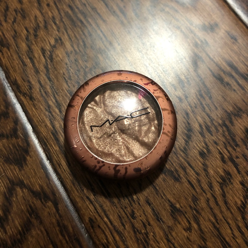 Limited edition Mac eyeshadow in Monaco-co